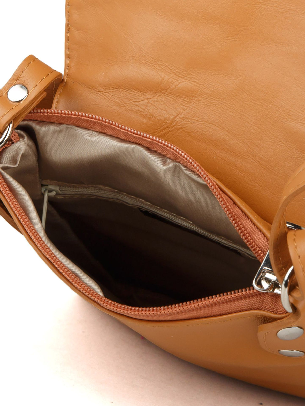Giulia Monti crossbody bag in Golden Brown - view 4