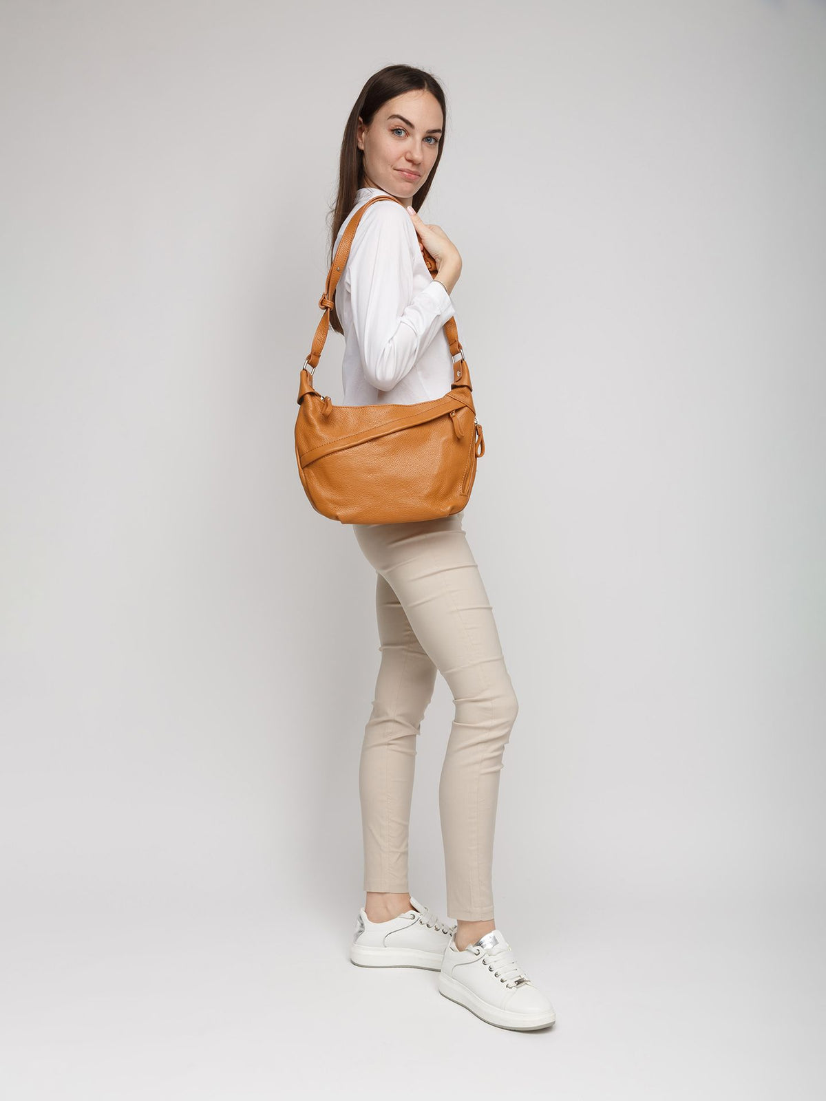 Giulia Monti shoulder bag in Light Brown - view 5