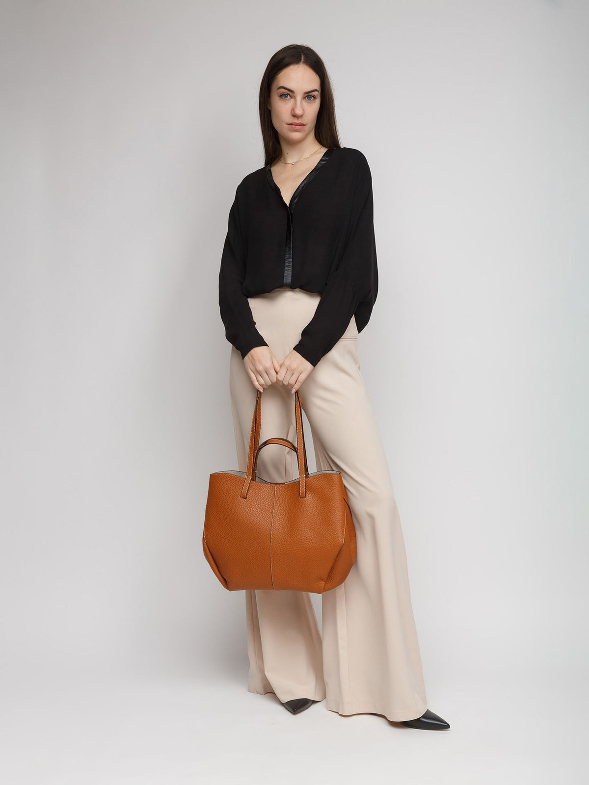 Giulia Monti tote bag in Light Brown - view 5
