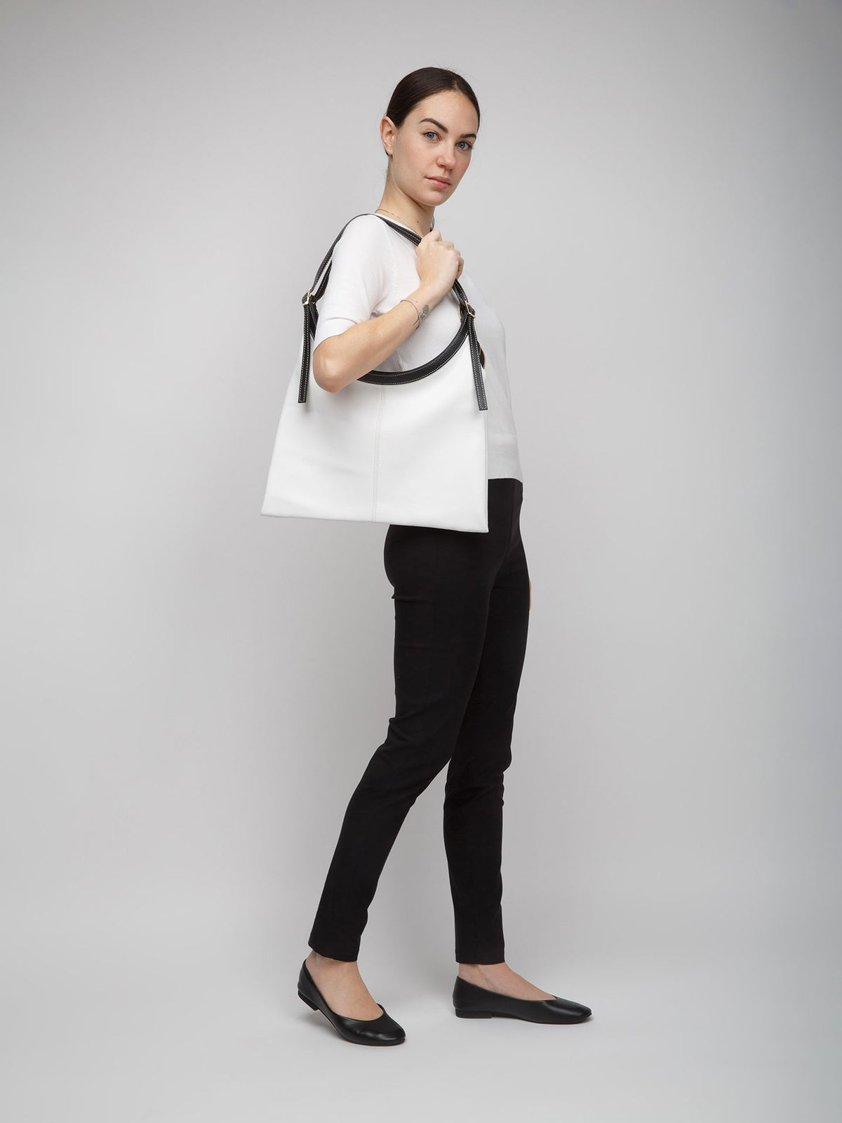 Giulia Monti tote bag in White & Black - view 5
