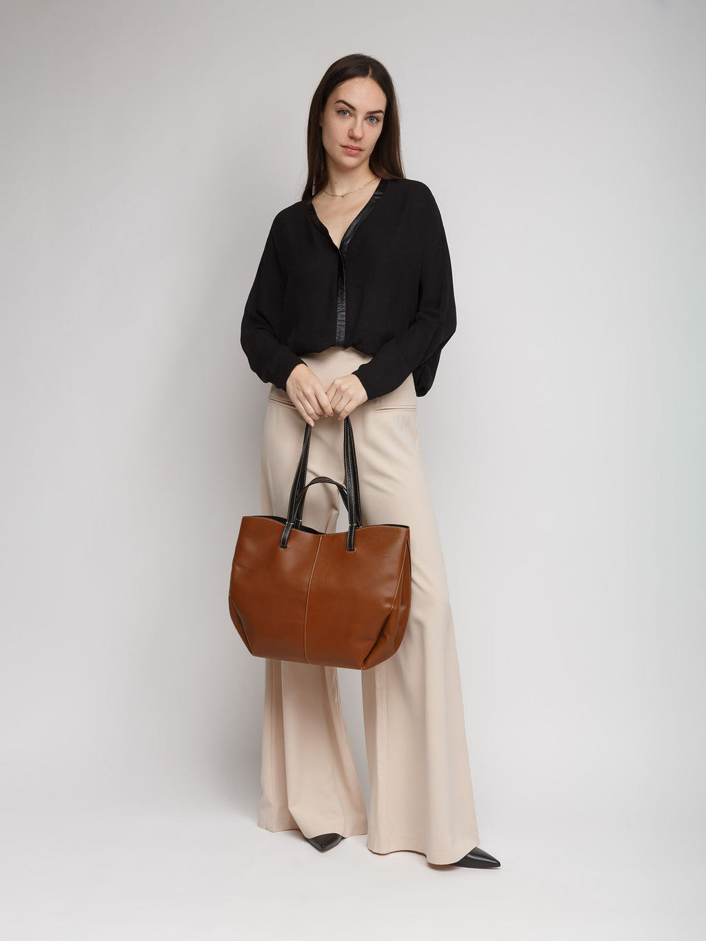 Giulia Monti tote bag in Golden Brown & Black - view 5
