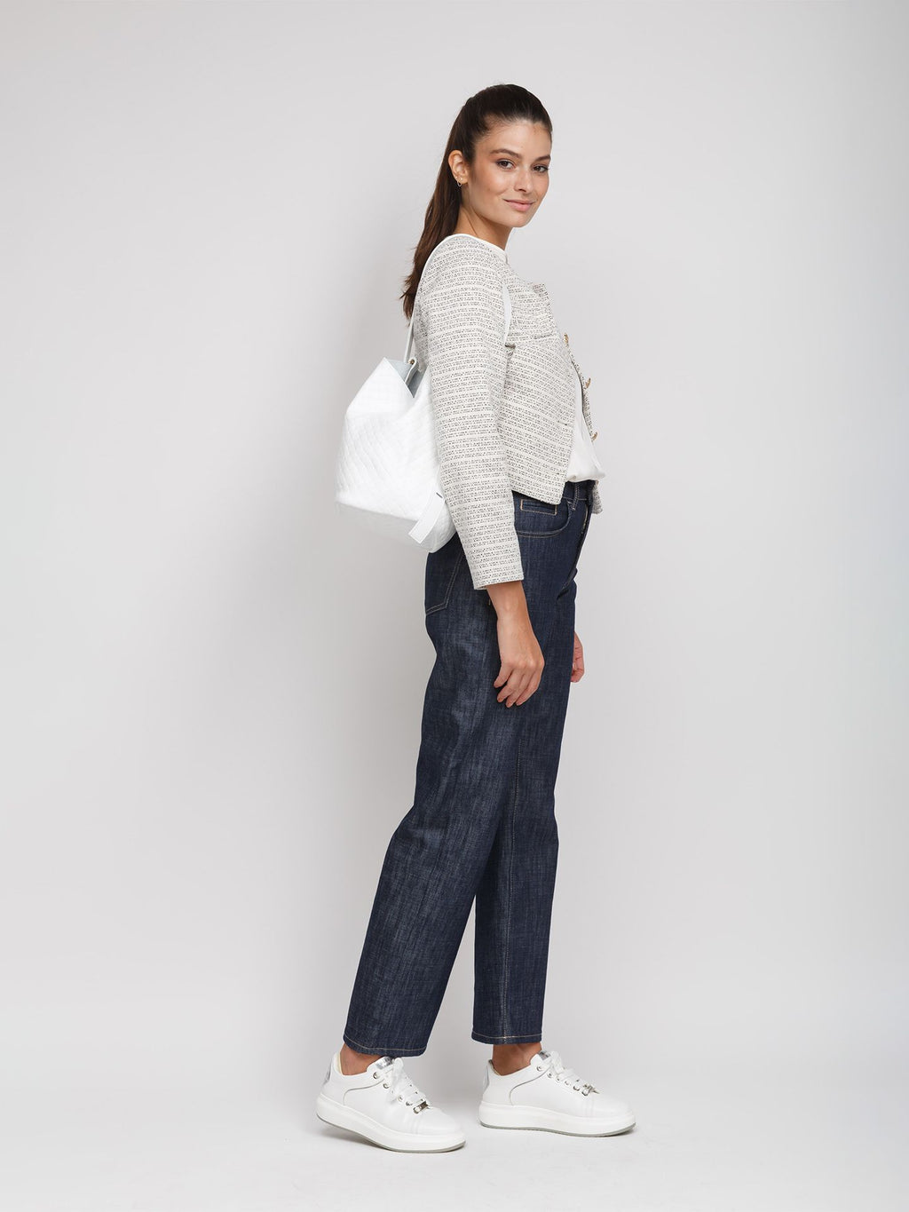 Giulia Monti shoulder bag in White - view 5
