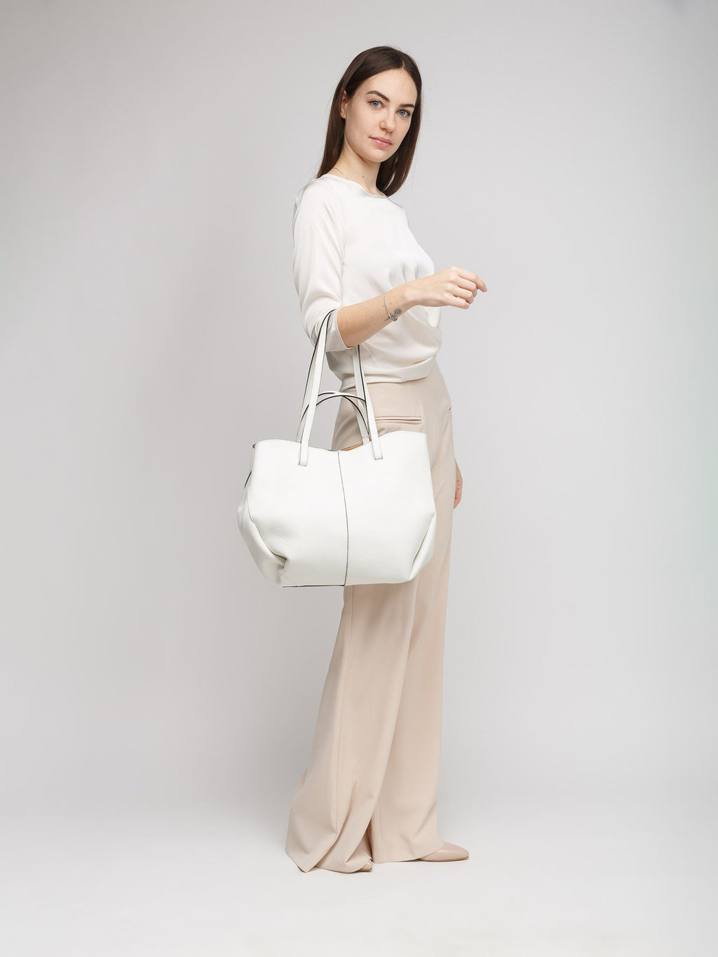 Giulia Monti tote bag in White - view 5