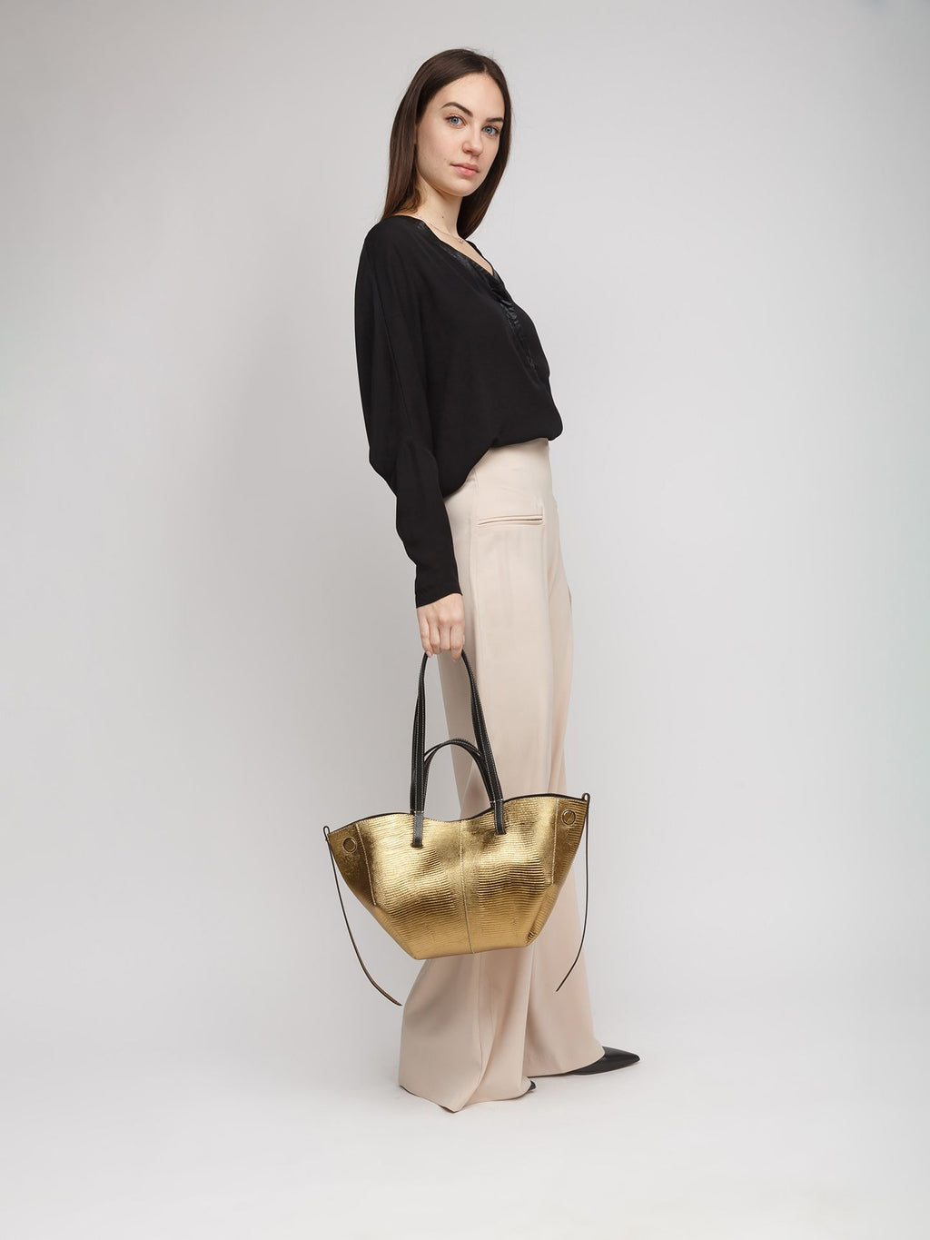 Giulia Monti tote bag in Gold & Black - view 5